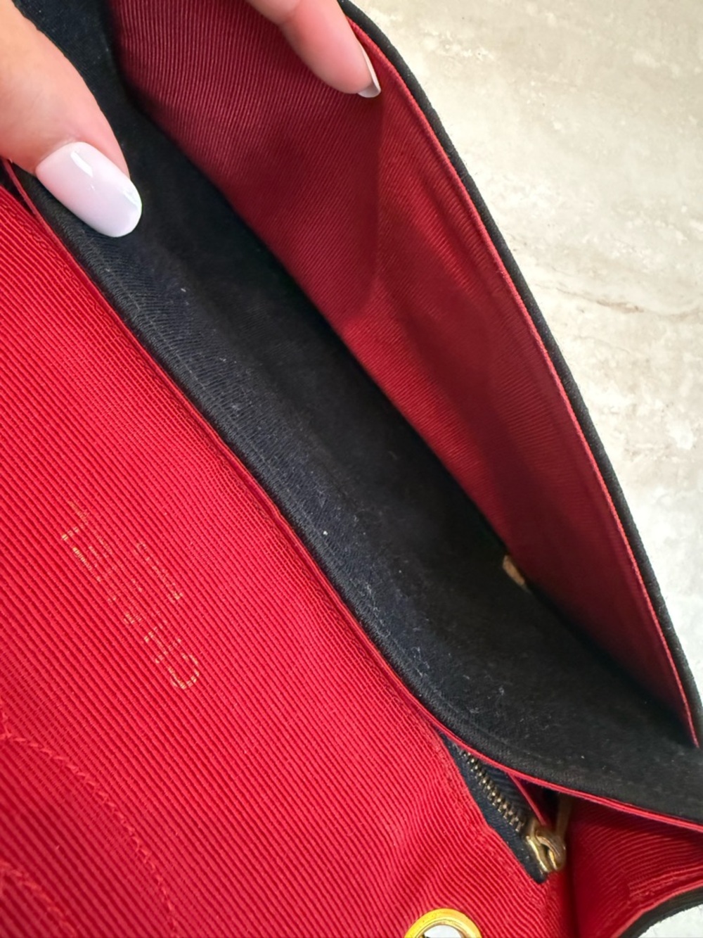 CHANEL Black Quilted Shoulder Bag with Gold Chain - Picture 8 of 10